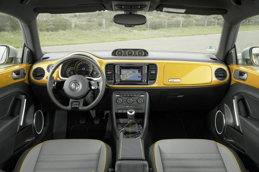  Volkswagen Beetle Dune 2016 года  (фото 18 из 18)